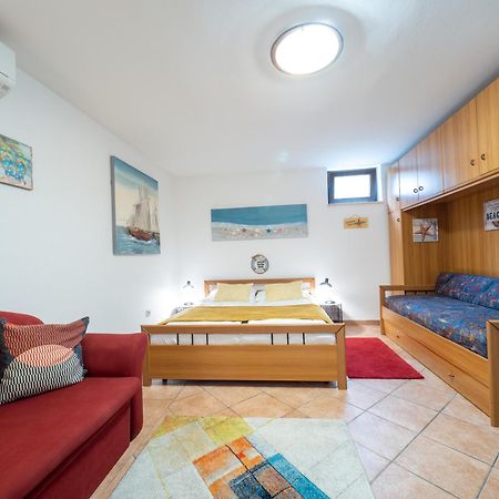 Apartments Zlatko & Mira Dorcic Baska  Ruang foto