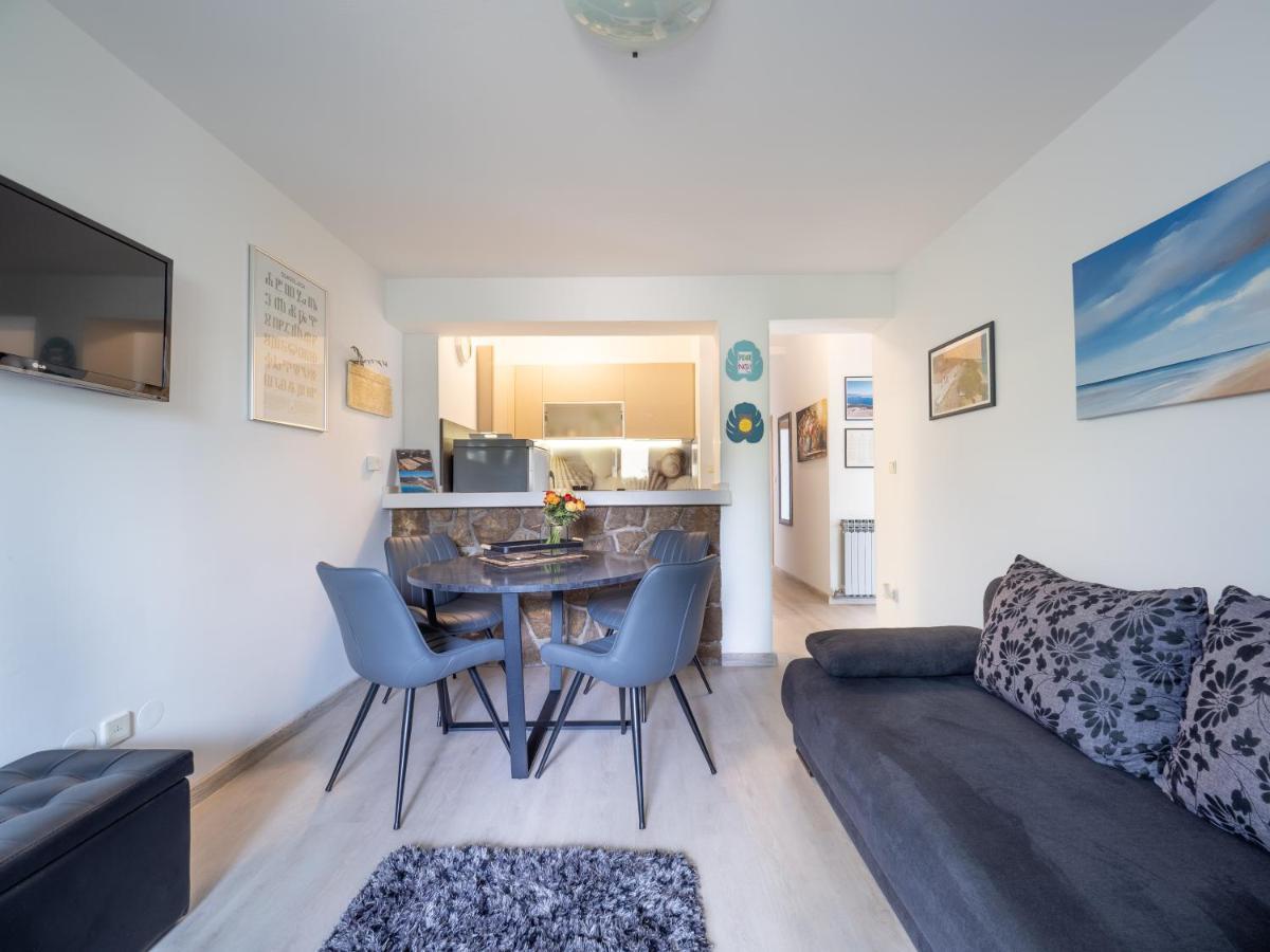 Apartments Zlatko & Mira Dorcic Baska  Bagian luar foto
