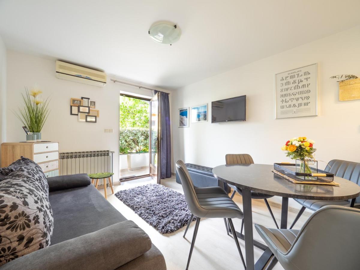 Apartments Zlatko & Mira Dorcic Baska  Bagian luar foto