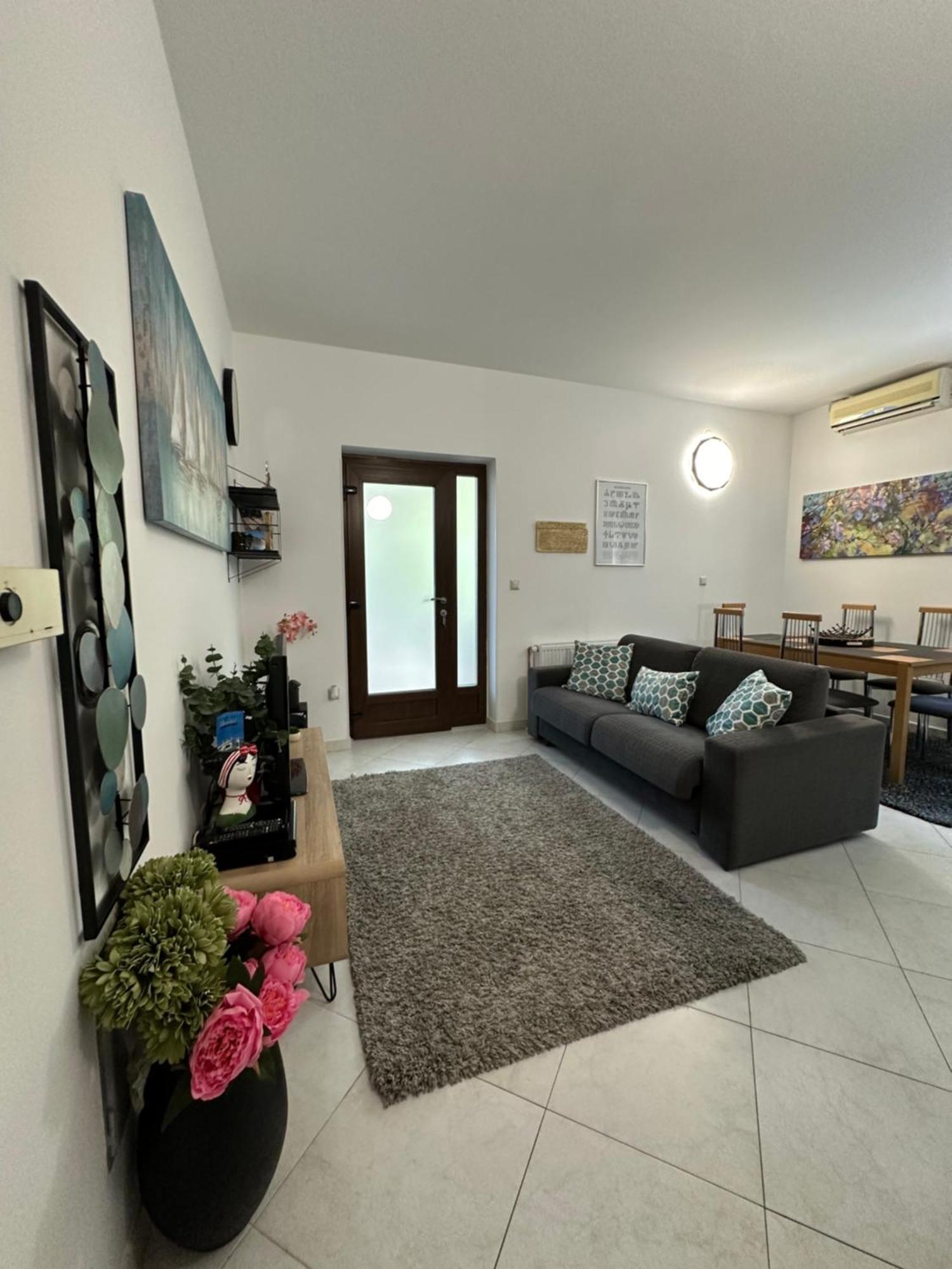 Apartments Zlatko & Mira Dorcic Baska  Bagian luar foto