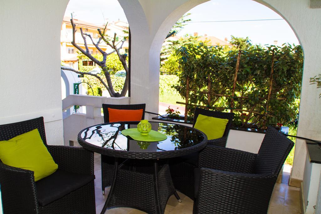 Apartments Zlatko & Mira Dorcic Baska  Bagian luar foto